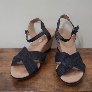 Clarks Black Textured Wedge Sandals size 10.